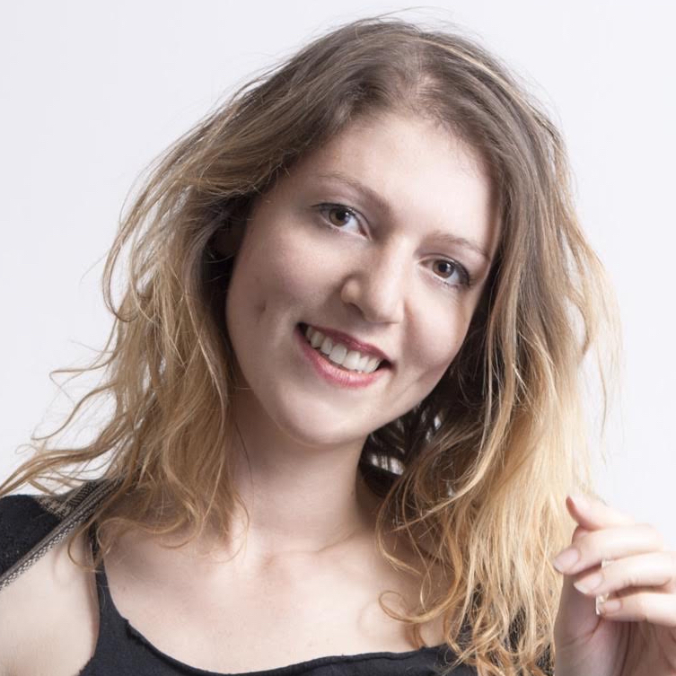 Joana-von-Menassis, Kartenlegen & Tarot